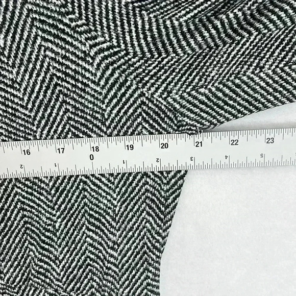 Torrid V-Neck Skater Dress Sz 18/20 Black/White Herringbone Cinch Front/Sleeves - Picture 10 of 10